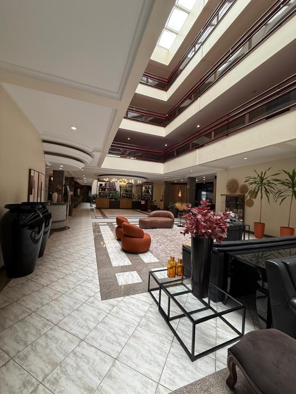Susin Hotel Mafra Bagian luar foto