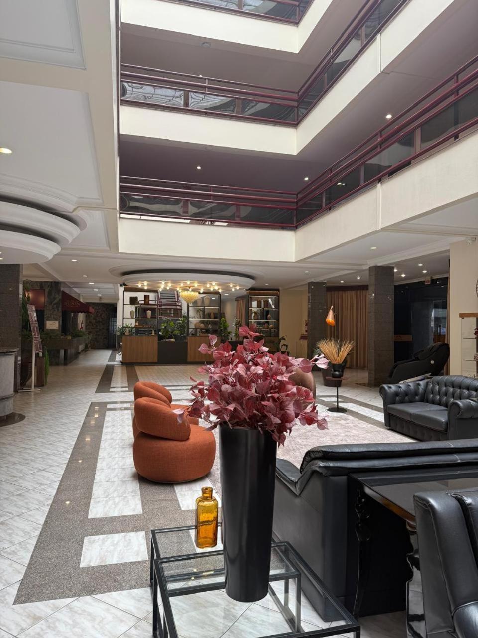 Susin Hotel Mafra Bagian luar foto