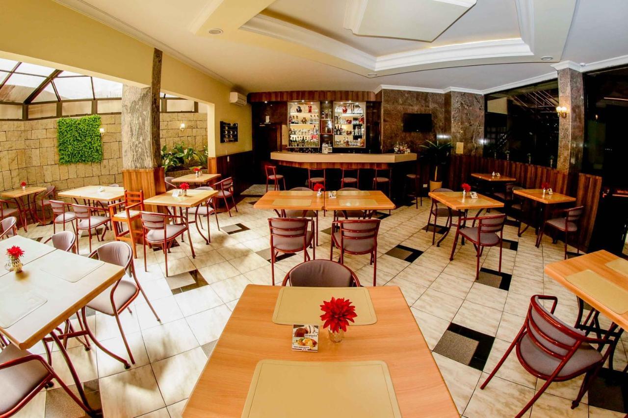 Susin Hotel Mafra Bagian luar foto
