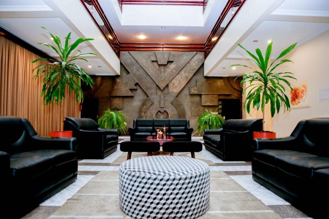 Susin Hotel Mafra Bagian luar foto