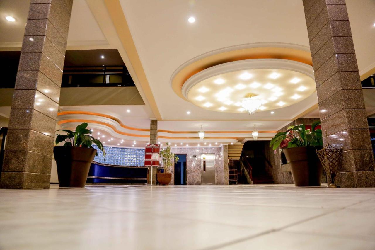 Susin Hotel Mafra Bagian luar foto